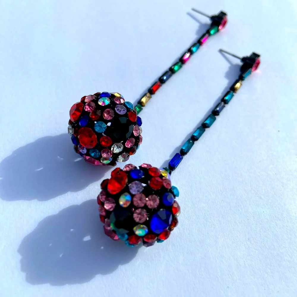 🔮Crystal Ball Drop Earrings! - Picture 3 of 4